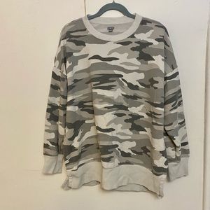 Gray Aerie crew neck sweatshirt  with slits. Large